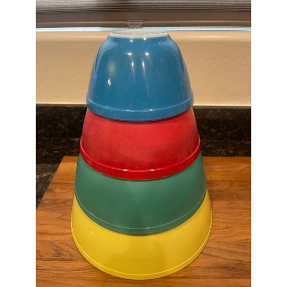 Vintage Pyrex Colored Nesting Mixing Bowls Set of 4 - 401, 402, 403, 404 - Picture 8 of 10
